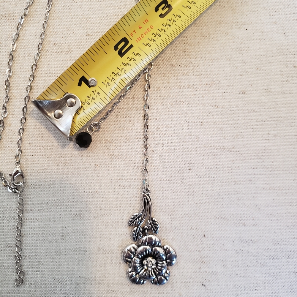3/$24 Rose Lariat Necklace - Picture 8 of 8